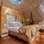 Gites Insolites de Sologne - 7m glamping dome interior design - 7m dome tent layout conference (4)