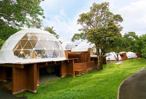 Dome tent near the beach - 7m geodesic dome tent - glamping dome tent price - how to select the dome tent (2)